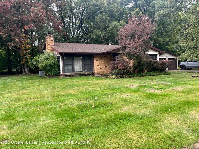 4902 Tressa Drive, Lansing, MI 48910