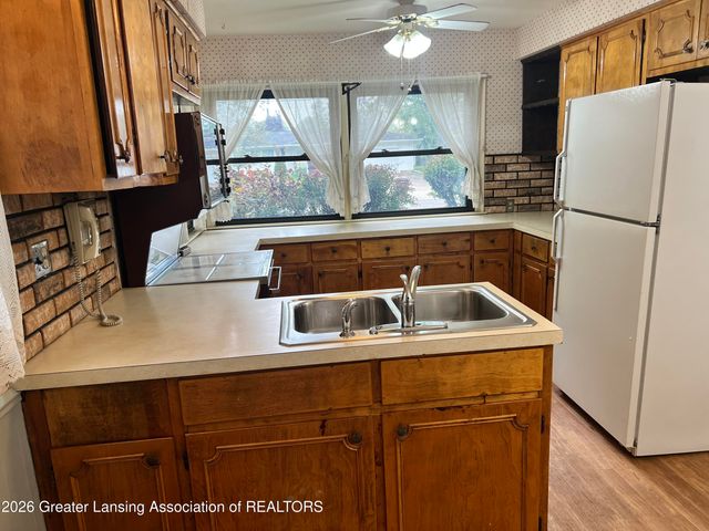 4902 Tressa Drive, Lansing, MI 48910