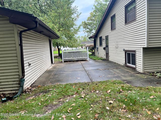 4902 Tressa Drive, Lansing, MI 48910