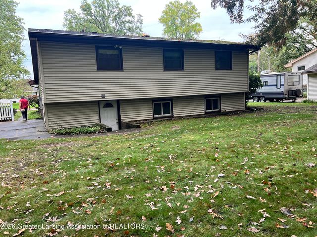 4902 Tressa Drive, Lansing, MI 48910