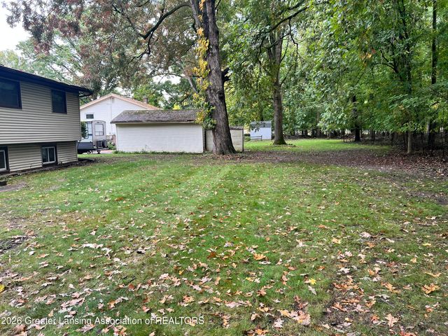 4902 Tressa Drive, Lansing, MI 48910