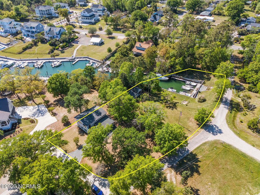 1910 Sneeden Drive, Wilmington, NC 28411