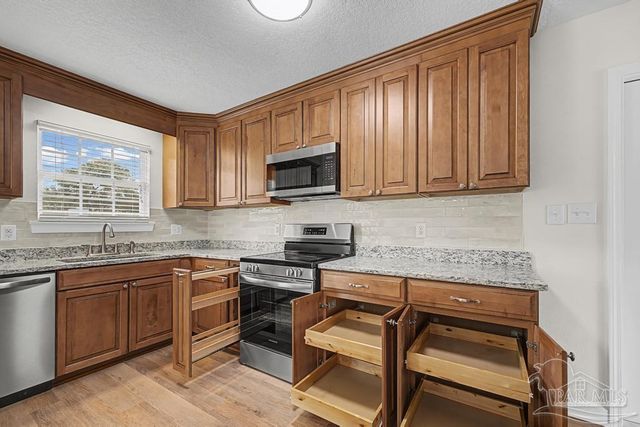 4703 Santa Rosa Dr, Pace, FL 32571