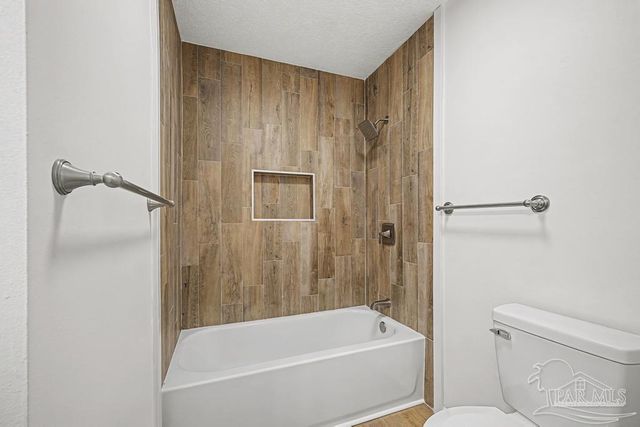 4703 Santa Rosa Dr, Pace, FL 32571