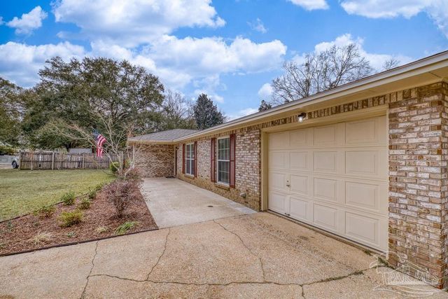 4703 Santa Rosa Dr, Pace, FL 32571