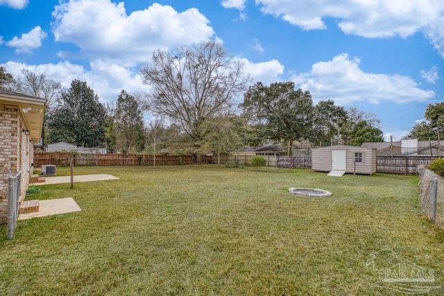 4703 Santa Rosa Dr, Pace, FL 32571