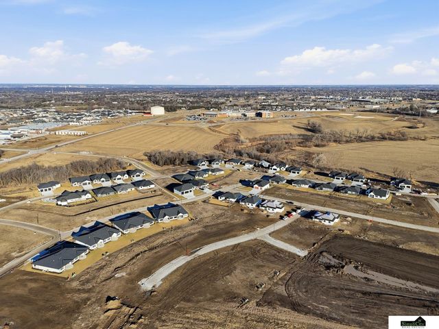 9411 S 88th Street, Lincoln, NE 68526