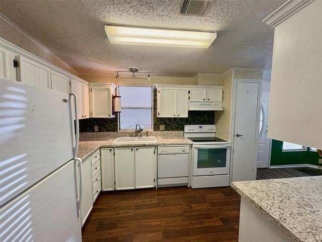 6081 SOUTHERN OAKS DRIVE SE, Winter Haven, FL 33884