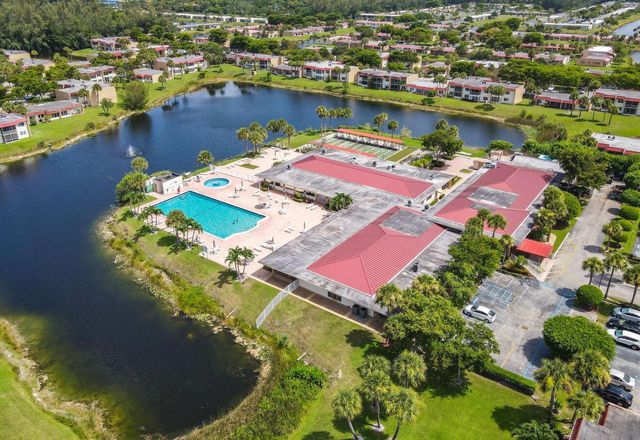 157 LAKE ANNE Drive, West Palm Beach, FL 33411