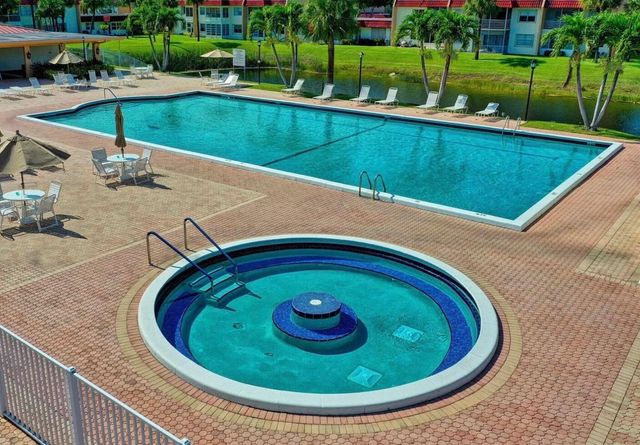 157 LAKE ANNE Drive, West Palm Beach, FL 33411