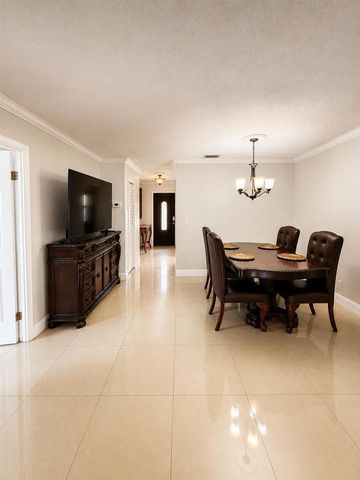 157 LAKE ANNE Drive, West Palm Beach, FL 33411