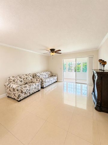 157 LAKE ANNE Drive, West Palm Beach, FL 33411