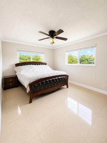 157 LAKE ANNE Drive, West Palm Beach, FL 33411