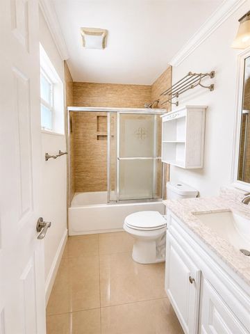 157 LAKE ANNE Drive, West Palm Beach, FL 33411