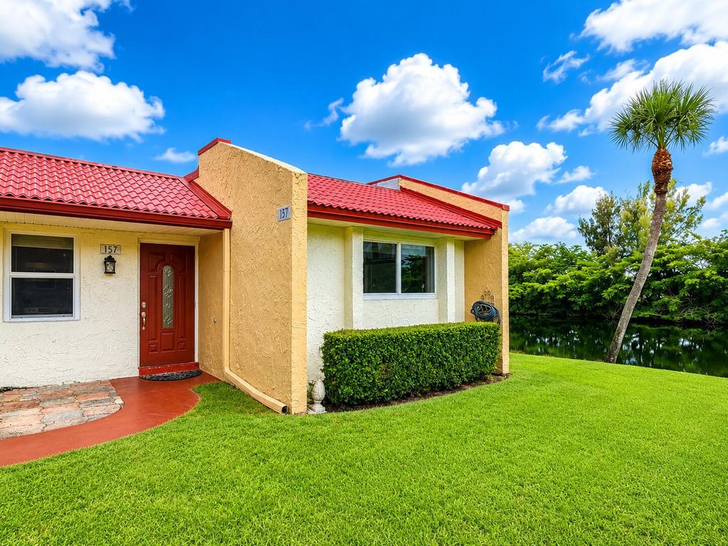 157 LAKE ANNE Drive, West Palm Beach, FL 33411