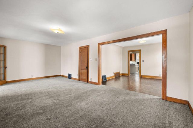 151 Edgewood LANE, West Bend, WI 53095