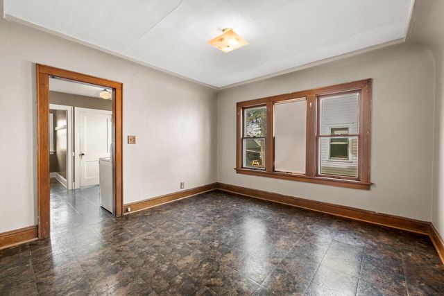 151 Edgewood LANE, West Bend, WI 53095