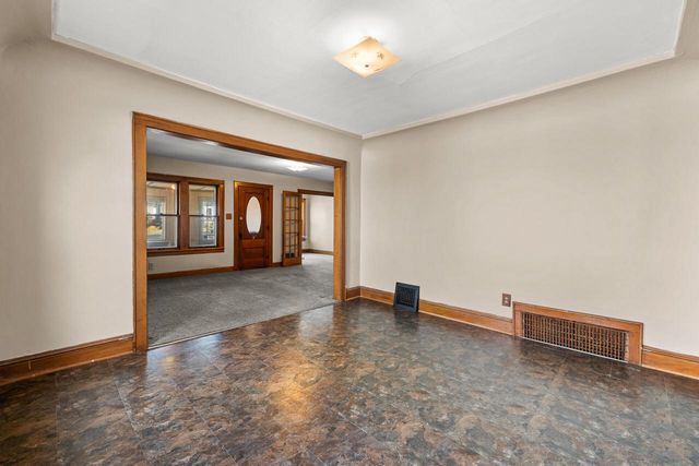 151 Edgewood LANE, West Bend, WI 53095