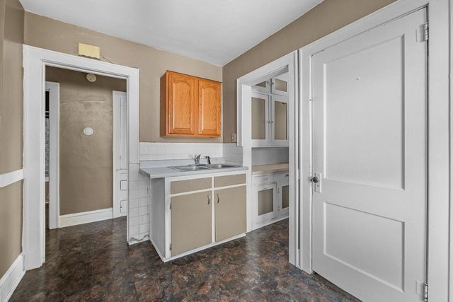 151 Edgewood LANE, West Bend, WI 53095