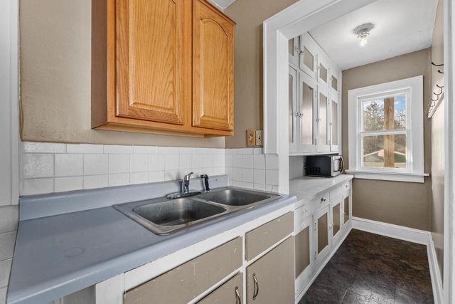 151 Edgewood LANE, West Bend, WI 53095