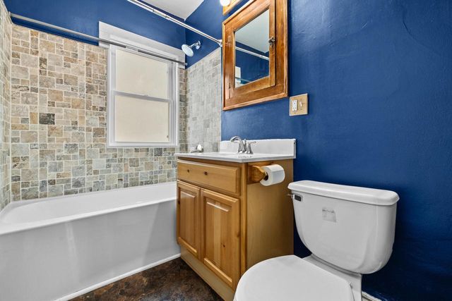 151 Edgewood LANE, West Bend, WI 53095