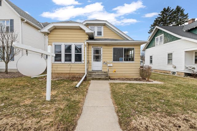 151 Edgewood LANE, West Bend, WI 53095