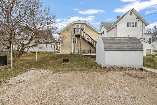 151 Edgewood LANE, West Bend, WI 53095