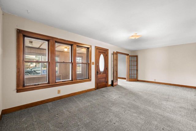 151 Edgewood LANE, West Bend, WI 53095