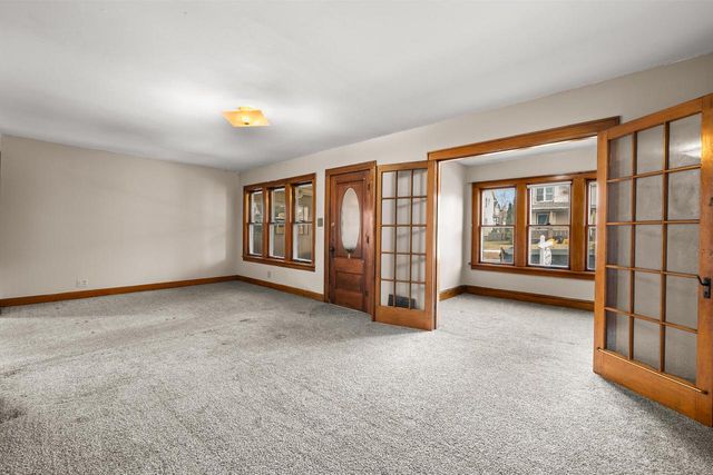 151 Edgewood LANE, West Bend, WI 53095