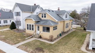 151 Edgewood LANE, West Bend, WI 53095