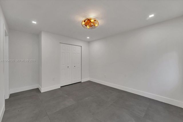 1733 NW 16th St 1, Miami, FL 33125