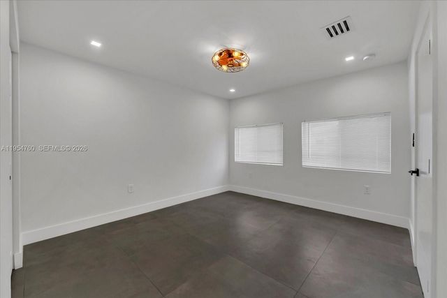 1733 NW 16th St 1, Miami, FL 33125