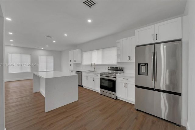 1733 NW 16th St 1, Miami, FL 33125