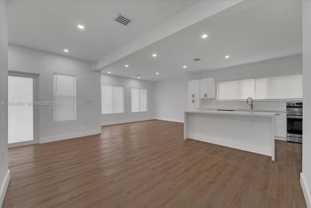 1733 NW 16th St 1, Miami, FL 33125