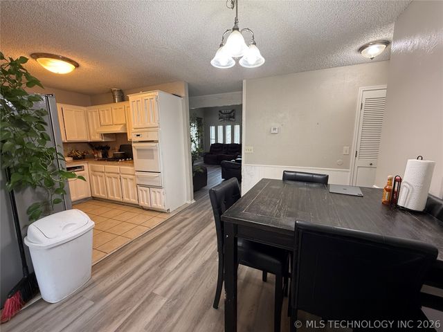 3236 S 140th East Avenue, Tulsa, OK 74134