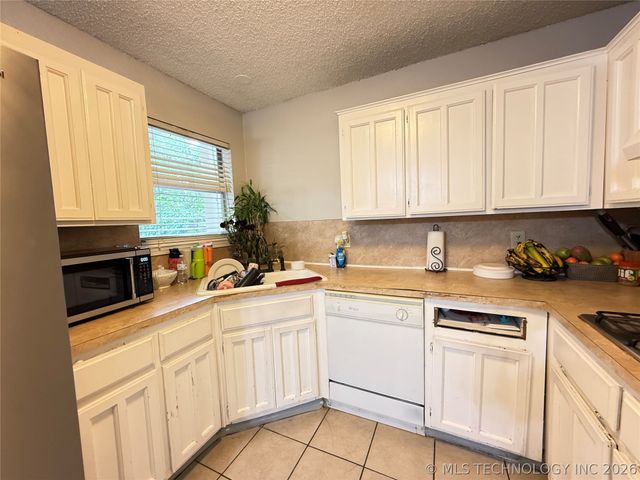 3236 S 140th East Avenue, Tulsa, OK 74134