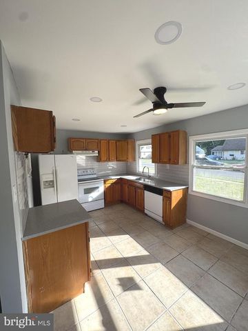 74 PLUMTREE LN, Willingboro, NJ 08046