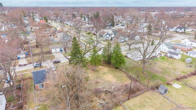 4630 S John Daly Street, Dearborn Heights, MI 48125