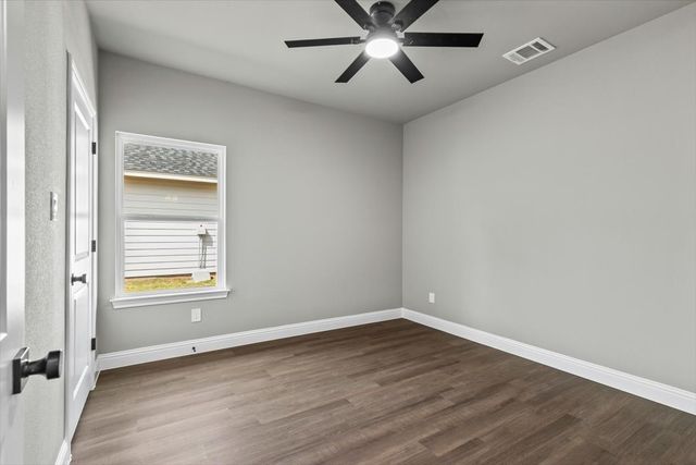 805 Arrowhead Court, Granbury, TX 76048