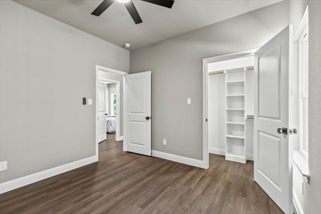 805 Arrowhead Court, Granbury, TX 76048