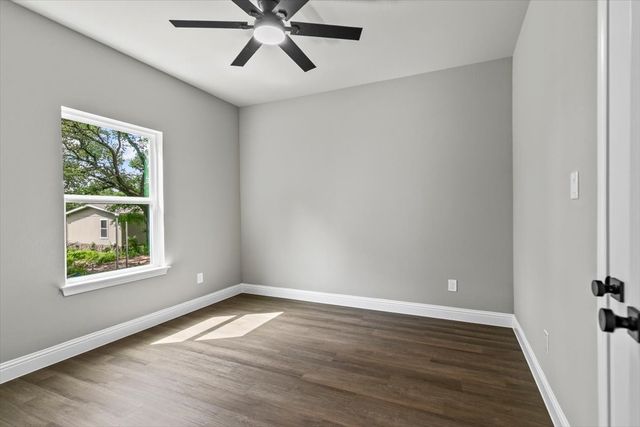 805 Arrowhead Court, Granbury, TX 76048