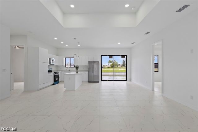 2130 NE 26th ST, Cape Coral, FL 33909