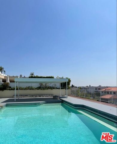 5238 Los Encantos Way, Los Angeles, CA 90027
