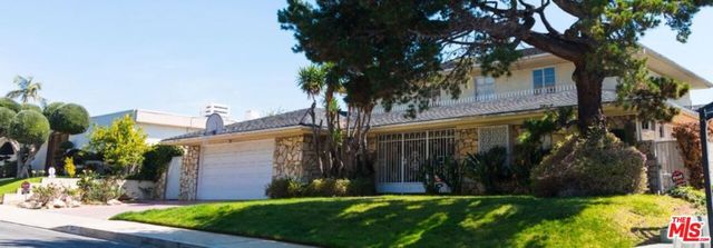 5238 Los Encantos Way, Los Angeles, CA 90027