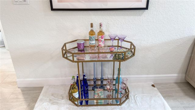 954 LA COSTA CIRCLE 1, Sarasota, FL 34237