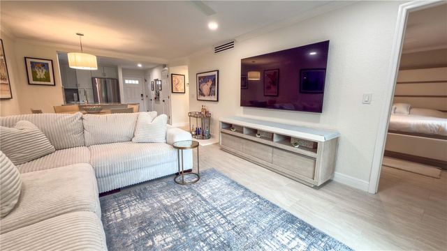 954 LA COSTA CIRCLE 1, Sarasota, FL 34237