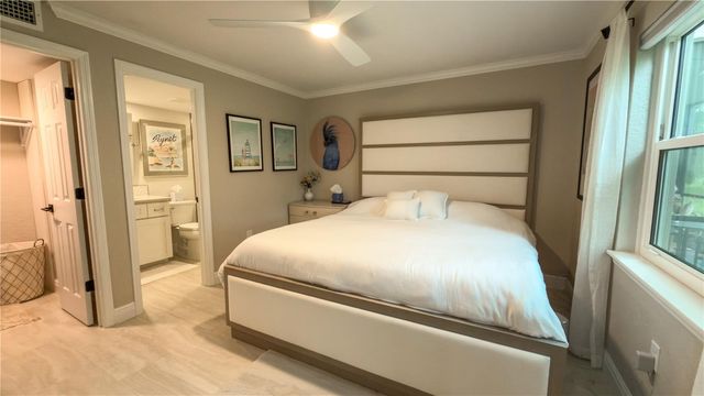 954 LA COSTA CIRCLE 1, Sarasota, FL 34237