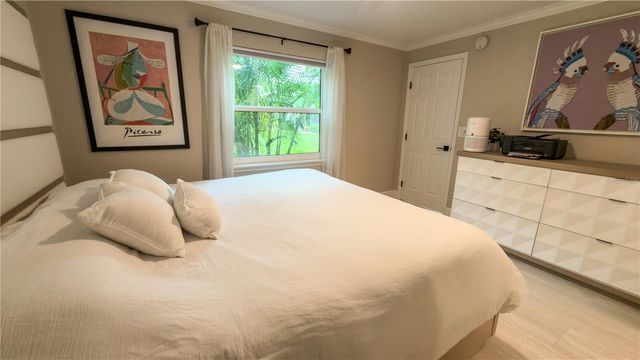 954 LA COSTA CIRCLE 1, Sarasota, FL 34237