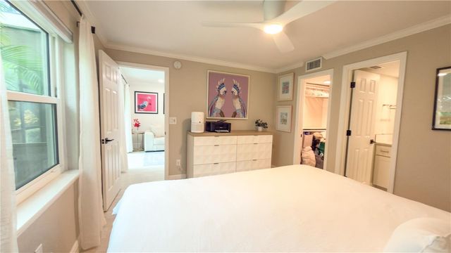 954 LA COSTA CIRCLE 1, Sarasota, FL 34237
