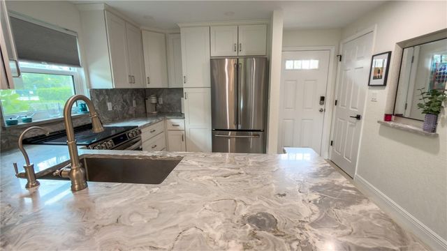 954 LA COSTA CIRCLE 1, Sarasota, FL 34237